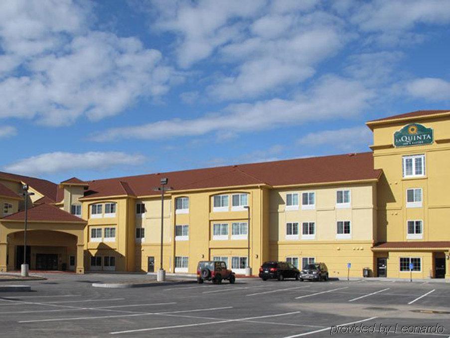 Comfort Inn & Suites Verona At Turning Stone Resort Casino Exterior foto
