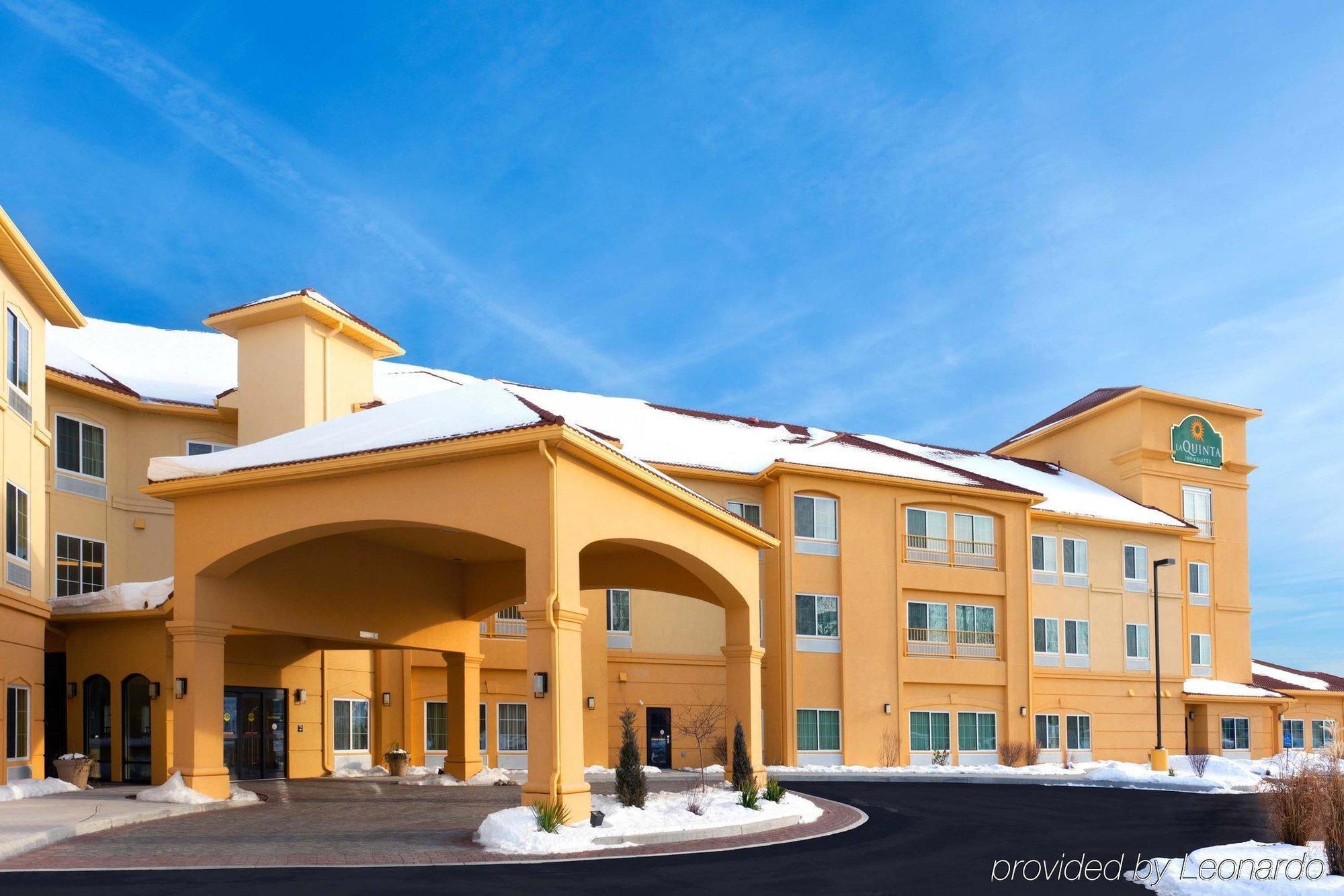 Comfort Inn & Suites Verona At Turning Stone Resort Casino Exterior foto